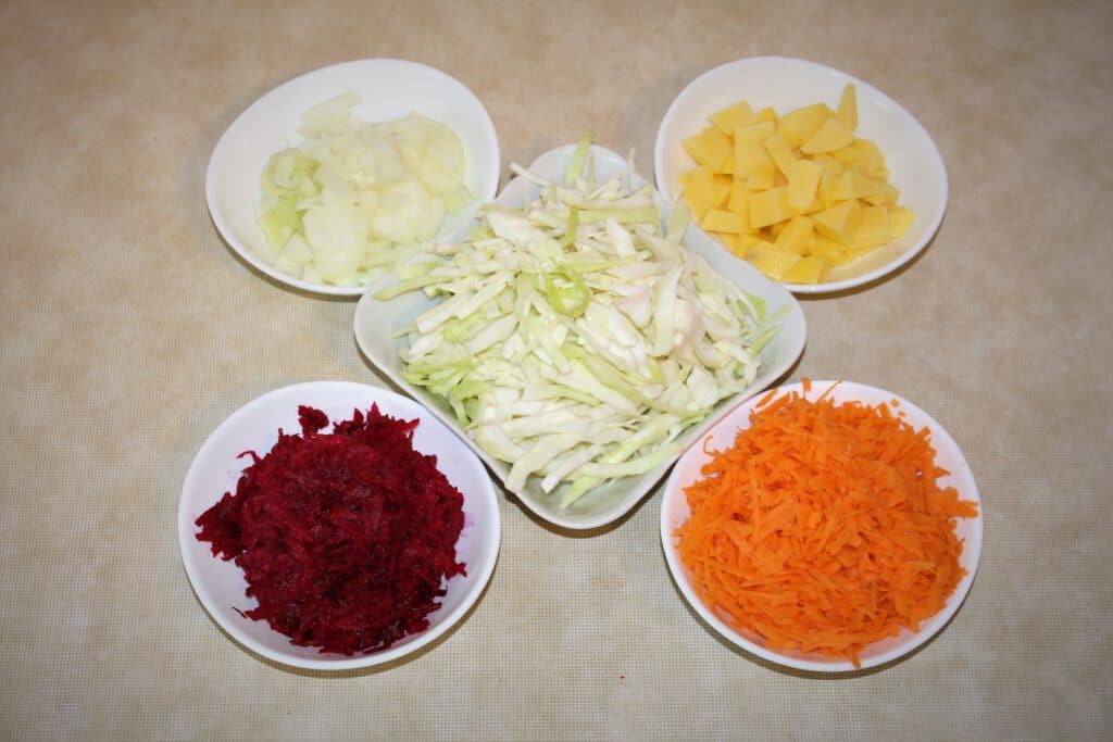 Info Shymkent - Main Ingredients for a Vegetarian Borscht