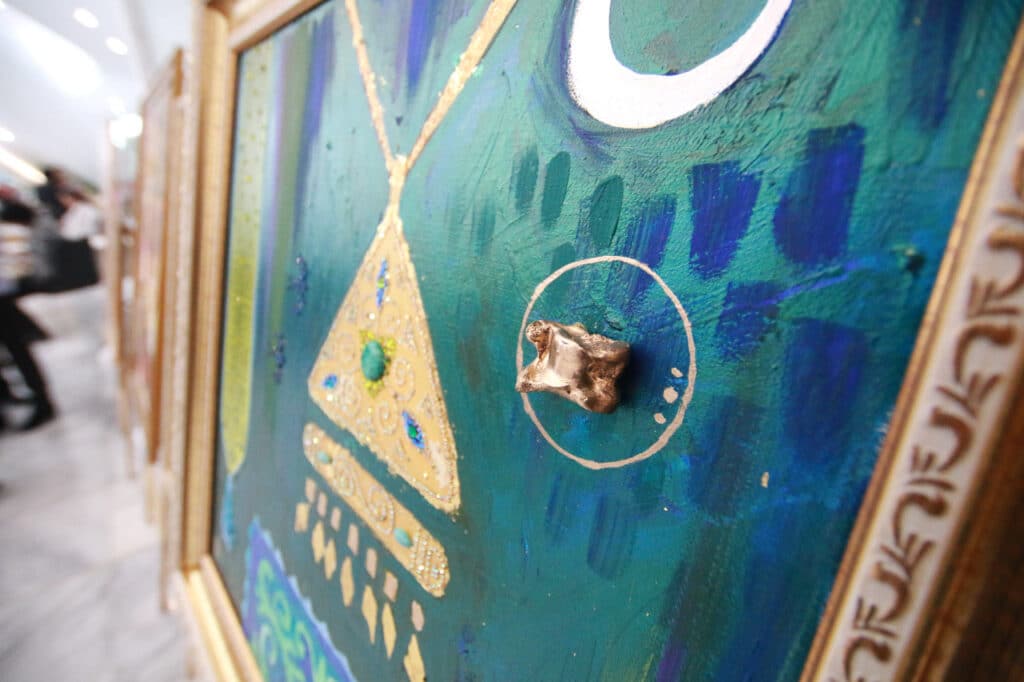 Info Shymkent - Great detail - a close-up of a painting by Kazakh artist Aisulu Almasbayeva