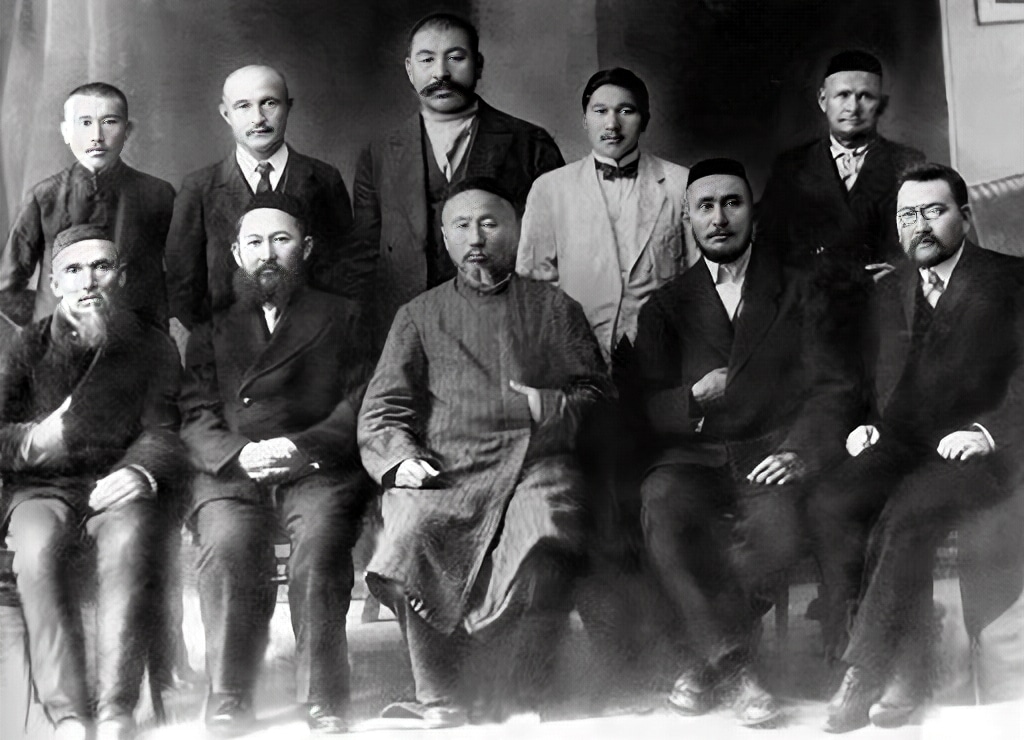 Info Shymkent - Members of Kazakh Alash Orda and Kazhymukan Munaitpasov
