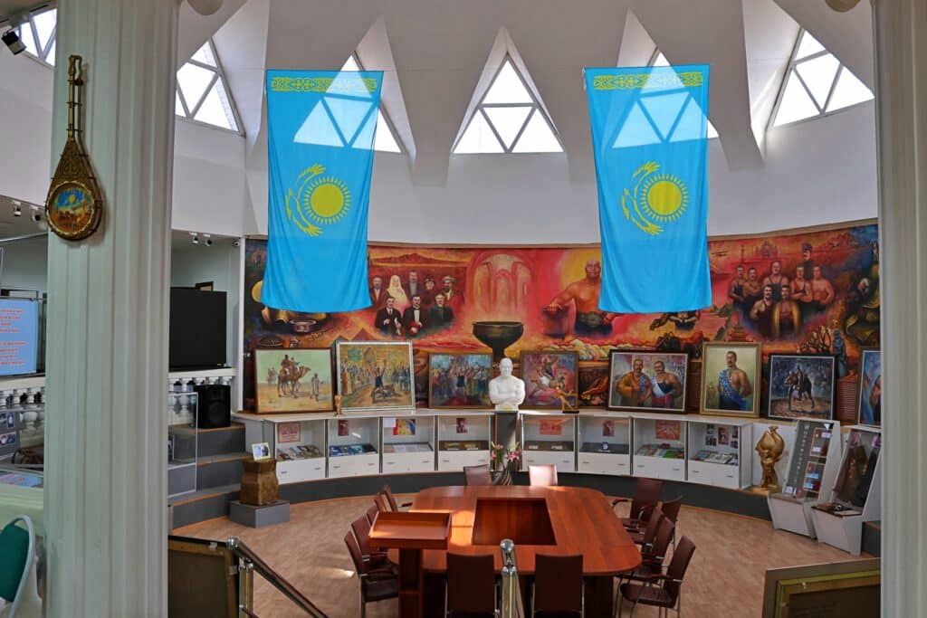 Info Shymkent - Hall of the Kazhymukan Munaitpasov Museum