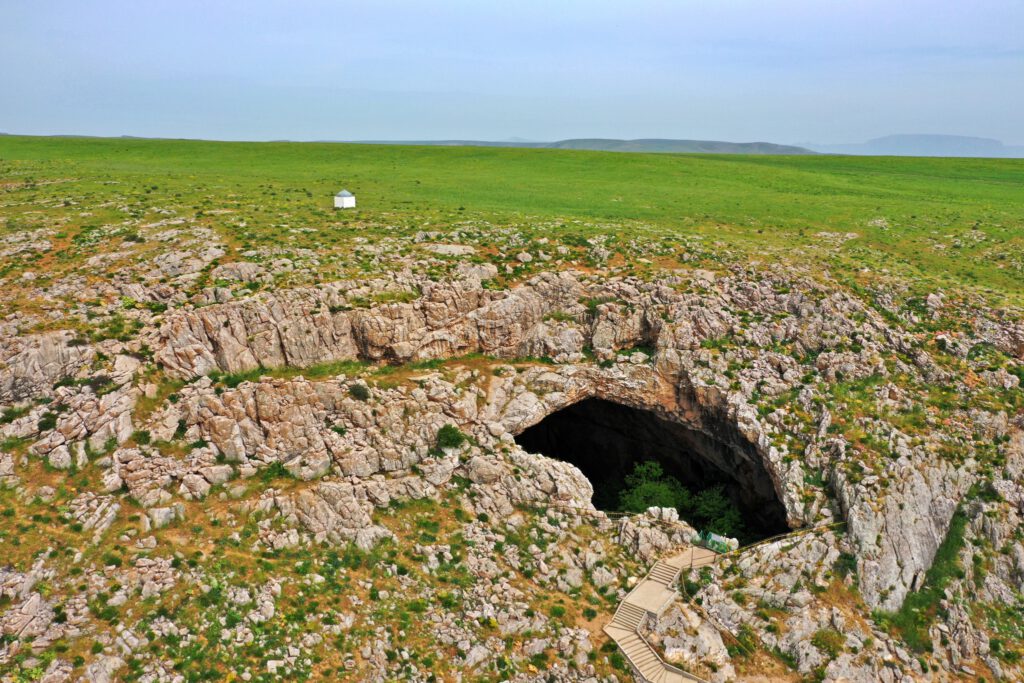 Info Shymkent - Akmechet cave is Central Asias largest cave