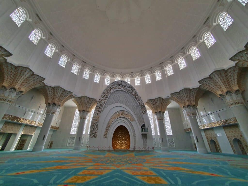 Info Shymkent - New Grand Mosque named after Seitzhan Kari Eszhanuly - Inside