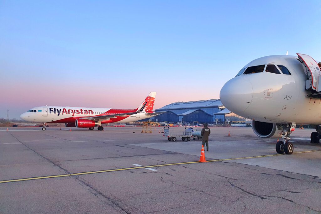 Info Shymkent - Two planes from FlyArystan and Pegasus Airlines at the International Airport of Shymkent