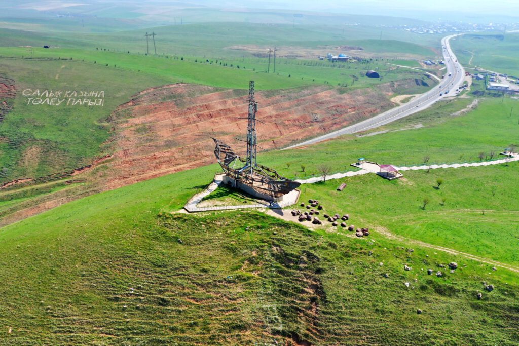 Info Shymkent - Keme Kalgan monument near Shymkent on a hill next to Kazygurt