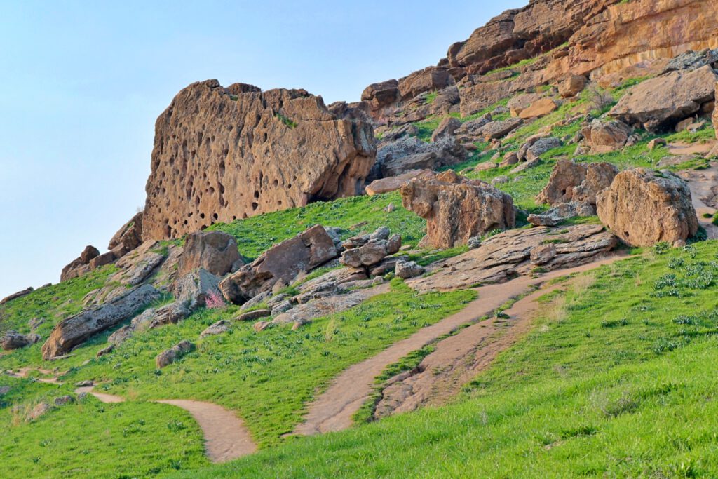 Info Shymkent - Adam and eve rock near Kazygurt