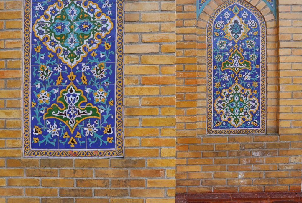 Info Shymkent - Beautiful ceramic ornaments on the Akbura mausoleum