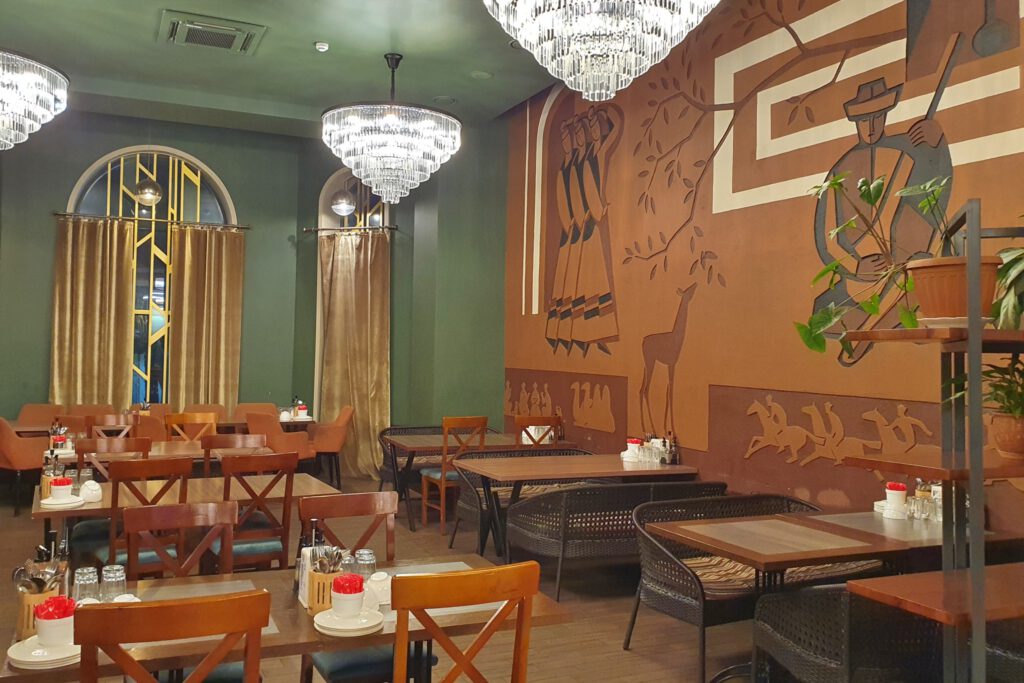 Info Shymkent - Interieur of the Jeti Tandy History Restaurant in Shymkent